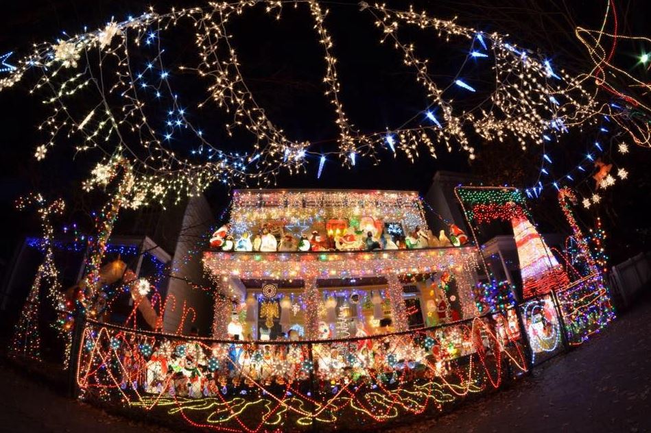 Famous Tacky Lights Tour in Richmond, Virginia Williamsburg Chauffeur